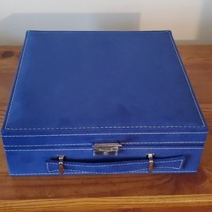 Travel jewelry box